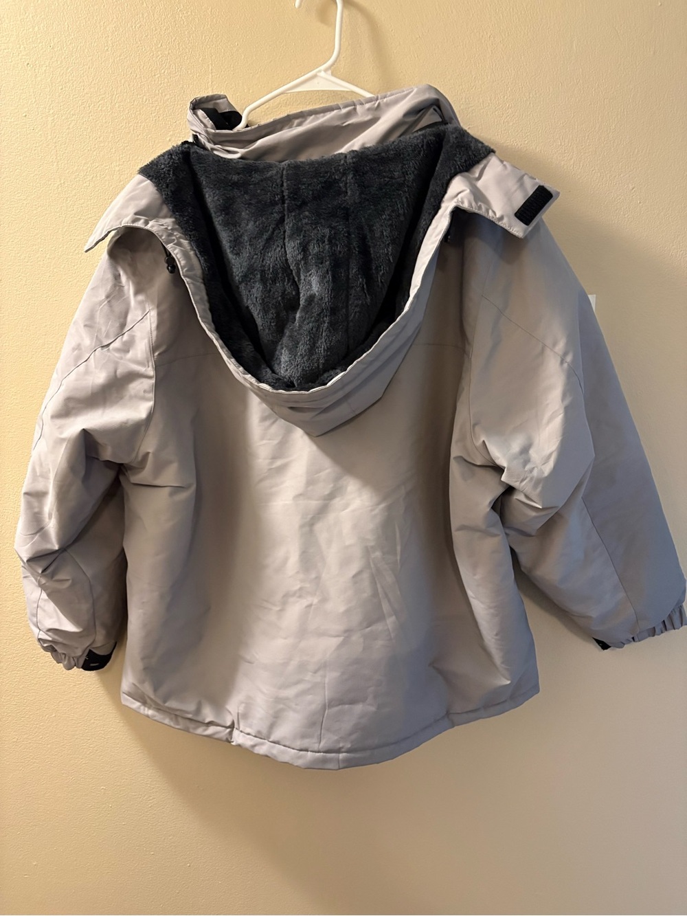 Rustic Ridge Winter Jacket - Picture 2 of 5